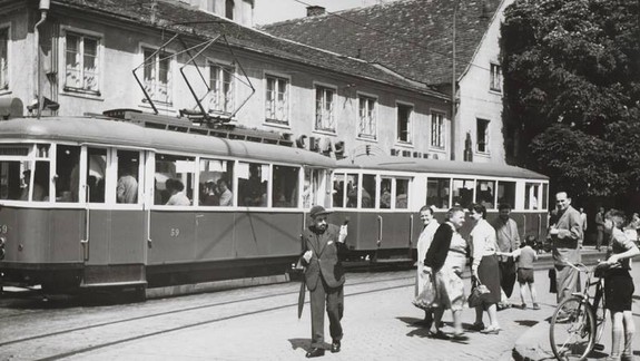 FOTO: Takto vyzeral bláznivý Laci, ktorý riadil bratislavskú dopravu a tĺkol miestnu mládež