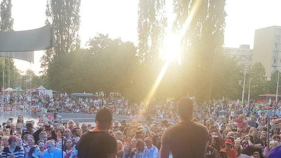 VIDEO: Takto to roztočili Lunetic či Maxim Turbulenc  na ružinovskom retro majálese