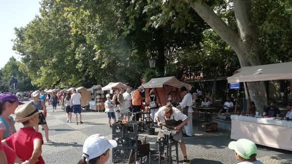 Počas víkendu sa budú na Hviezdoslavovom námestí konať Dni majstrov ÚĽUV