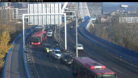 Doprava v hlavnom meste i do Bratislavy sa začína opäť komplikovať