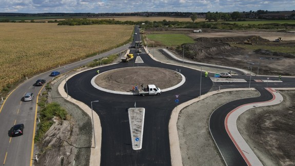 Prvá etapa nového obchvatu obcí Malokarpatska je už hotová, čoskoro naň pustia vodičov