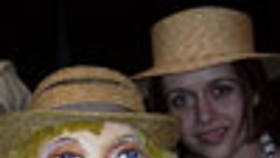 Bábkari plávajú pod hladinu Dunaja