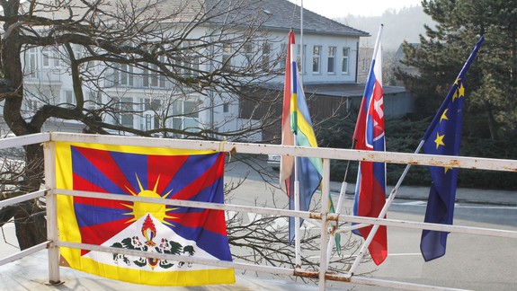 Nad Dúbravkou bude viať zástava Tibetu. Na miestnom úrade