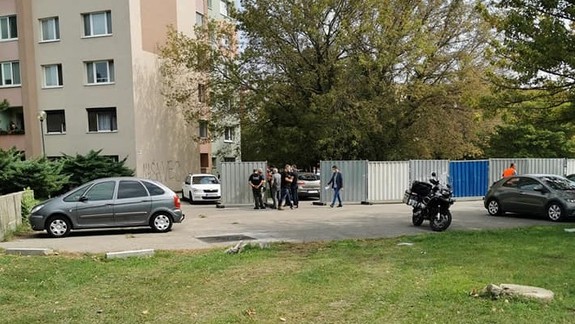 Vo Vrakuni sa po rokoch developer pokúša spustiť neželanú výstavbu, narazil na odpor