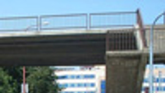 Opravu nadchodov  Karlovej Vsi dokončia