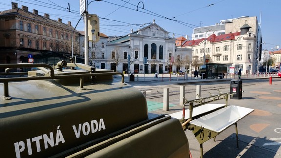 Koronavírus: Bratislava prijala ďalšie opatrenia, v MHD seďte iba pri okne!