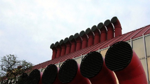 Novú tržnicu bude aj cez toto leto trápiť teplo