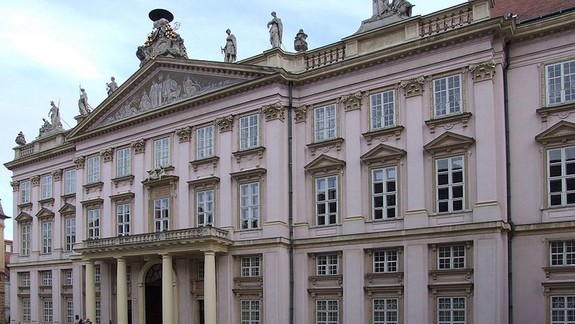 Otvorené odbory Bratislava navrhujú zmeny v odmeňovaní zamestnancov mesta