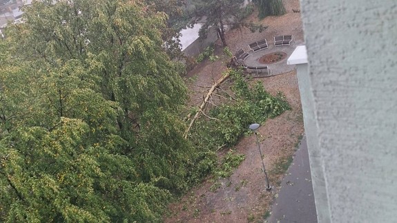 Vo Vrakuni pokračujú s odstraňovaním následkov štvrtkovej smršte