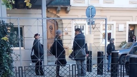 FOTO a VIDEO: Polícia dnes bola pripravená zasiahnuť pred americkou ambasádou!