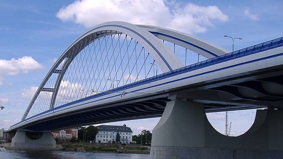 Most Apollo dnes oslavuje desiate výročie svojho otvorenia