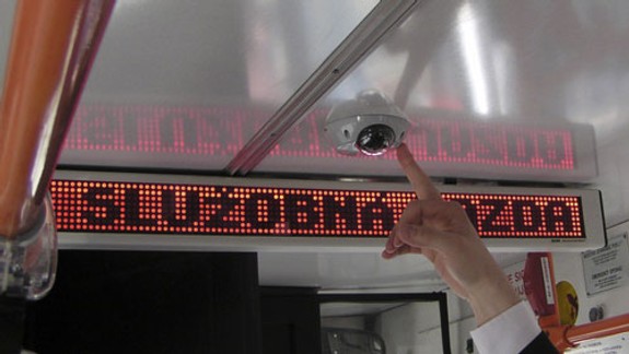 Incidentom vo vozidlách MHD by mali zabrániť nové kamery - DPB vyhlásil na ne tender!