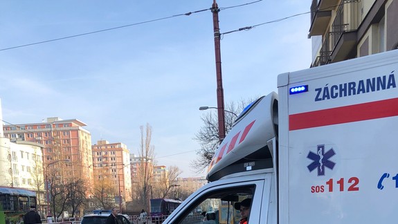 Pri náhlej cievnej mozgovej príhode sa nezdržiavajte prevozom pacienta