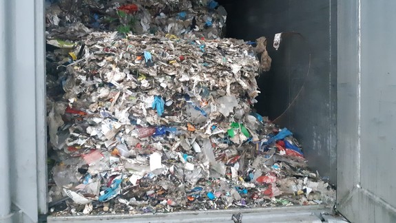 Colnici zachytili nelegálnu prepravu odpadov na hraničných priechodoch