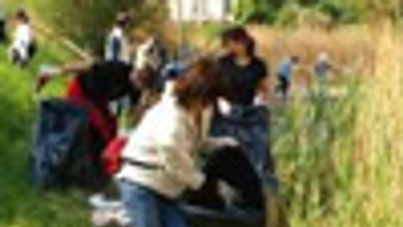 Dobrovoľníci budú čistiť tri lokality Petržalky