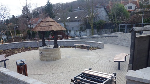 FOTO: V Dúbravke rekonštruovali park, ale ľuďom sa jeho nová podoba vôbec nepáči...