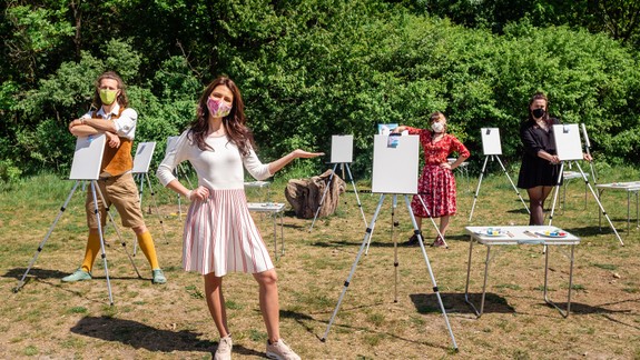 Tip: Ako zaujímavo využiť chvíle vonku po uvoľnení opatrení? Vyskúšajte si zážitkové maľovanie na lúke či na terase kaviarne