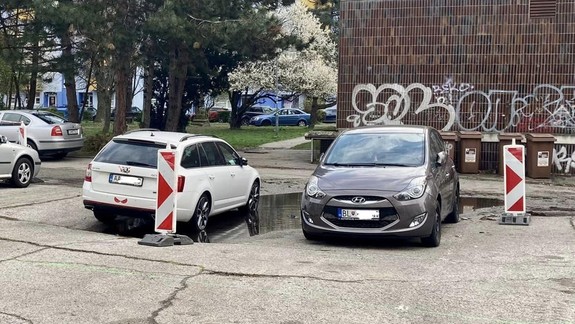 Zaujímavé: Viete, ako vznikla obria jama na parkovisku na Rezedovej v Ružinove?