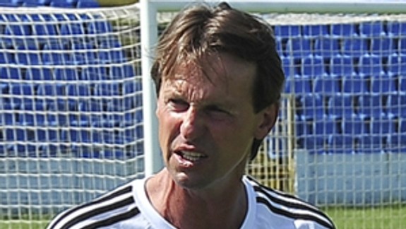 Futbalistov Slovana vedie František Straka