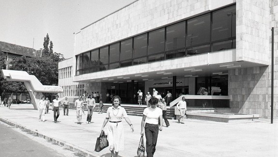 PREMENY BRATISLAVY Jednu autobusovú stanicu zbúrali, druhú zmenšili o polovicu