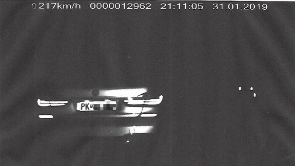 Vodič sa rútil po diaľnici do Bratislavy rýchlosťou 217 km za hodinu!