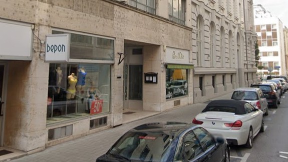 Mestskí policajti zadržali vlamača, odovzdali ho štátnym kolegom. Tým ušiel