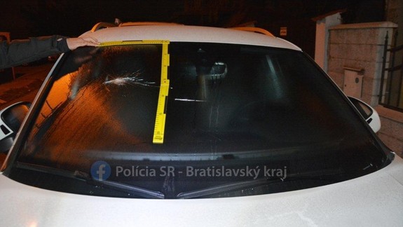 Na Trnávke vyčíňal štyridsiatnik Pavel: Ničil zaparkované autá, na rodinnom dome rozbil okno