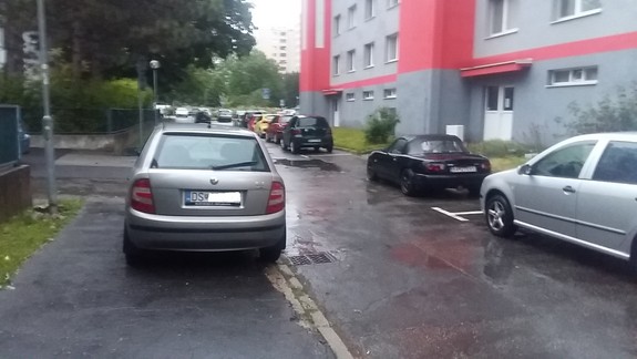 Petržalka sa vo vlastnej réžii pustila do sčítania áut - robia ho ručne zamestnanci úradu