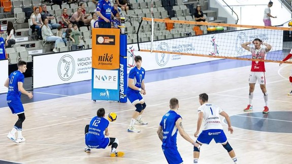 Volejbalisti VKP zdolali Rieker UJS Komárno 3:2 v druhom finále play off