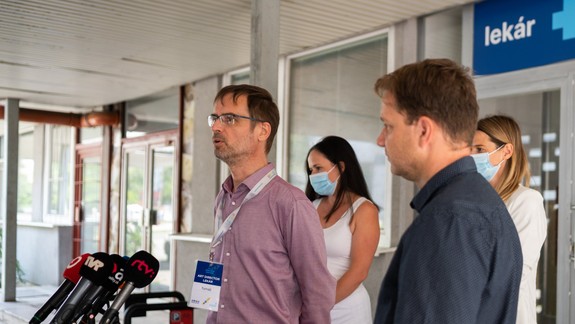 Poslanec Szalay vypovedal na polícii: Čelí trestnému oznámeniu za očkovanie proti COVID-19