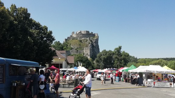 Pre milovníkov kvalitnej gastronómie: Pod hradom Devín sa koná vinársky majáles