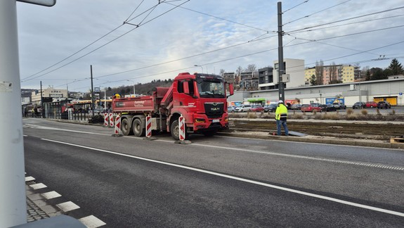 Pripomíname: V Karlovej Vsi nebudú počas víkendu opäť premávať električky