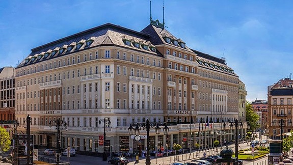 Podvod? Spory okolo hotela Carlton naberajú na obrátkach, padajú obvinenia