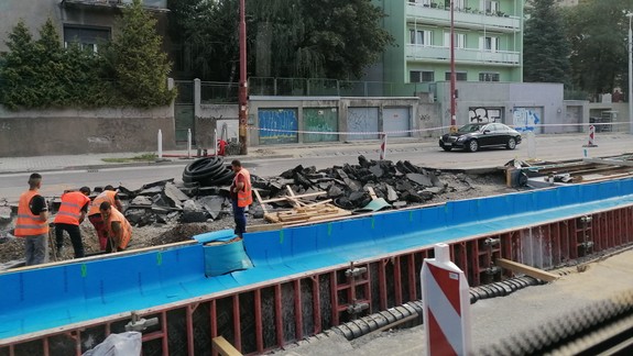 Zlá správa: Rekonštrukciu Karloveskej radiály v termíne pravdepodobne nestihnú