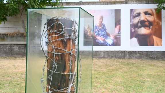 Pripomíname si obete rómskeho holokaustu, 2. a 3. augusta 1944 v tábore Auschwitz-Birkenau zavraždili takmer 3000 Rómov