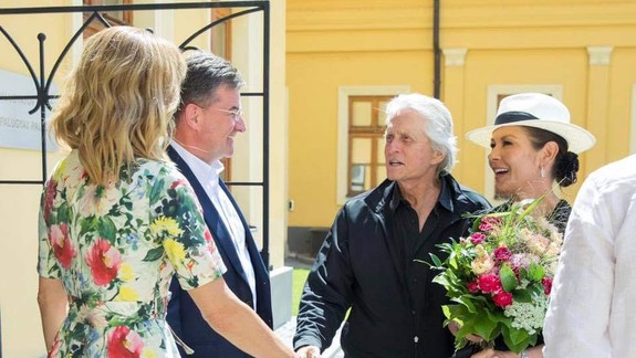 VIDEO: Americký herec Michael Douglas si nakrúcal Bratislavu - ktoré miesta ho najviac zaujali?