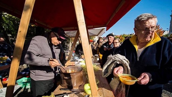 Starým Mestom rozvoniavala rybacia polievka