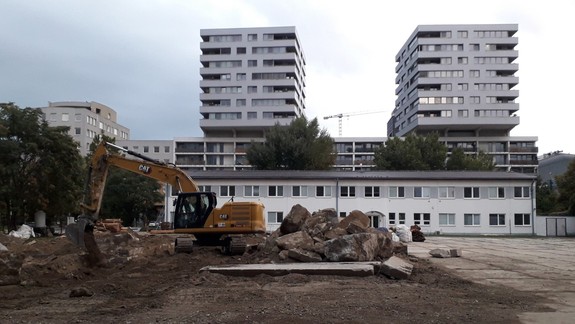 Ruch v Petržalke: Príprava staveniska pre prvú mestskú nájomnú bytovku finišuje