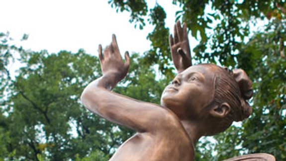 Na dunajskom nábreží pribudla socha víly