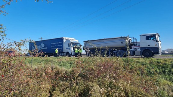 Nehoda kamiónov na diaľnici D2 doobeda krátko obmedzila dopravu