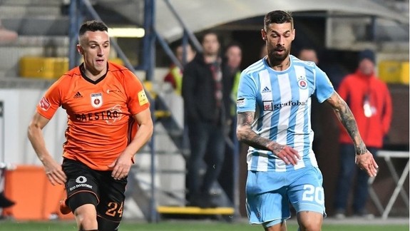 Futbalisti ŠK Slovan v Ružomberku remizovali, keď na 1:1 vyrovnal Šporar