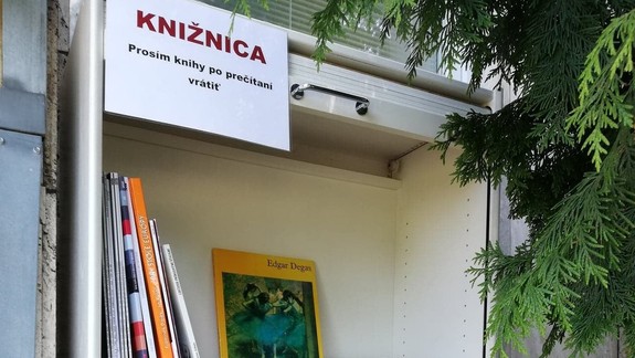 Na Mičuríne pribudol knižný domček, knižnicu môžete dopĺňať aj vy