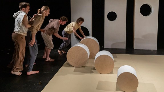 K výzve na odstúpenie ministerky Šimkovičovej sa pridalo aj Bratislavské bábkové divadlo