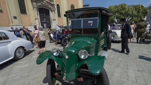 FOTO: V Bratislave sa predviedli naozajstné zberateľské skvosty - veterány zo začiatku 20. storočia