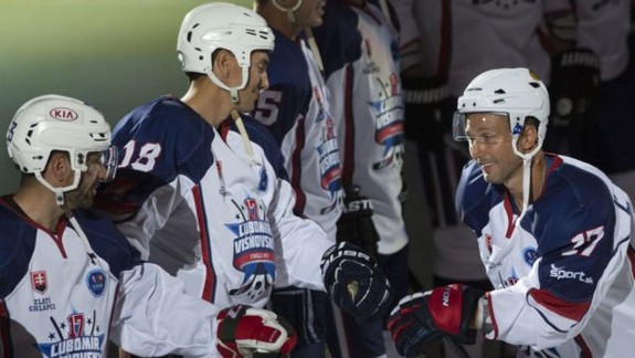 Ľubo Višňovský sa včera rozlúžil s hokejovou kariérou