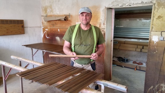 Úžasný príbeh: Peter Korenačka už 30 rokov miluje remeslo, ktoré nikto iný nechce robiť