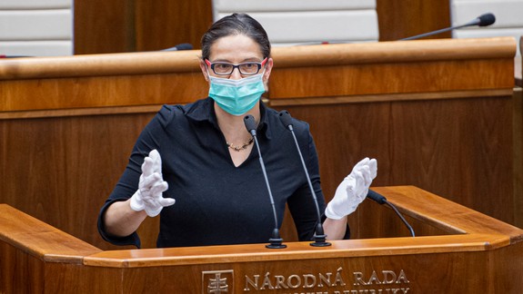 Boj proti korupcii: Ministerka Kolíková chce zrušiť bratislavský krajský súd. Čo na to sudcovia?