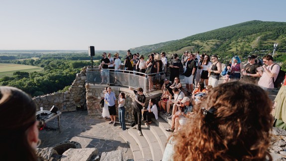 Multižánrový festival Sútok ponúka na hrade Devín zmes hudby, umenia, histórie a prírody