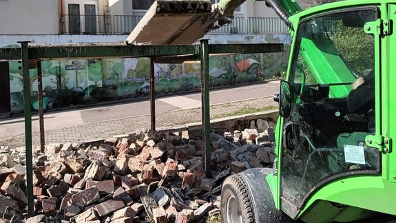 Spojí seniorov s najmenšími obyvateľmi: Areál Materskej školy Suchohradská začali revitalizovať