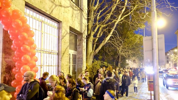 FOTO a VIDEO: Do kúpeľov Grössling prúdili davy Bratislavčanov - šancu vidieť ich máte ešte aj dnes či zajtra!